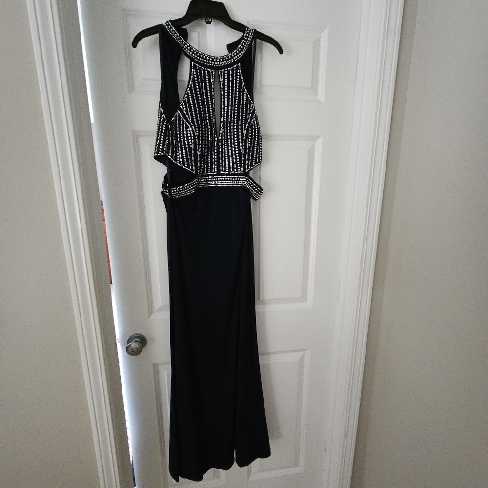 Windsor Navy Beaded Evening Formal Prom Dress